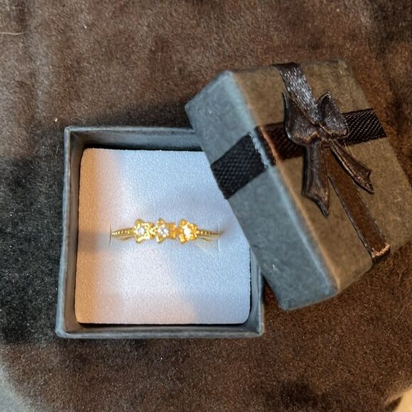 Celestial Stars Ring by PANDORA 
14k gold plating, size 7 - Picture 8 of 11